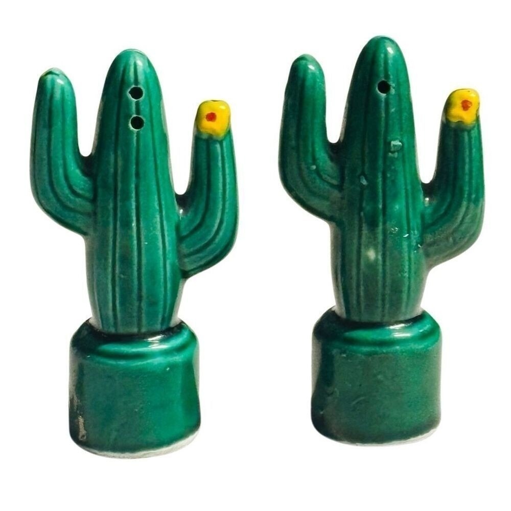 Saguaro Green Cactus‎ Ceramic Salt & Pepper Shaker Set Vintage Made in Japan